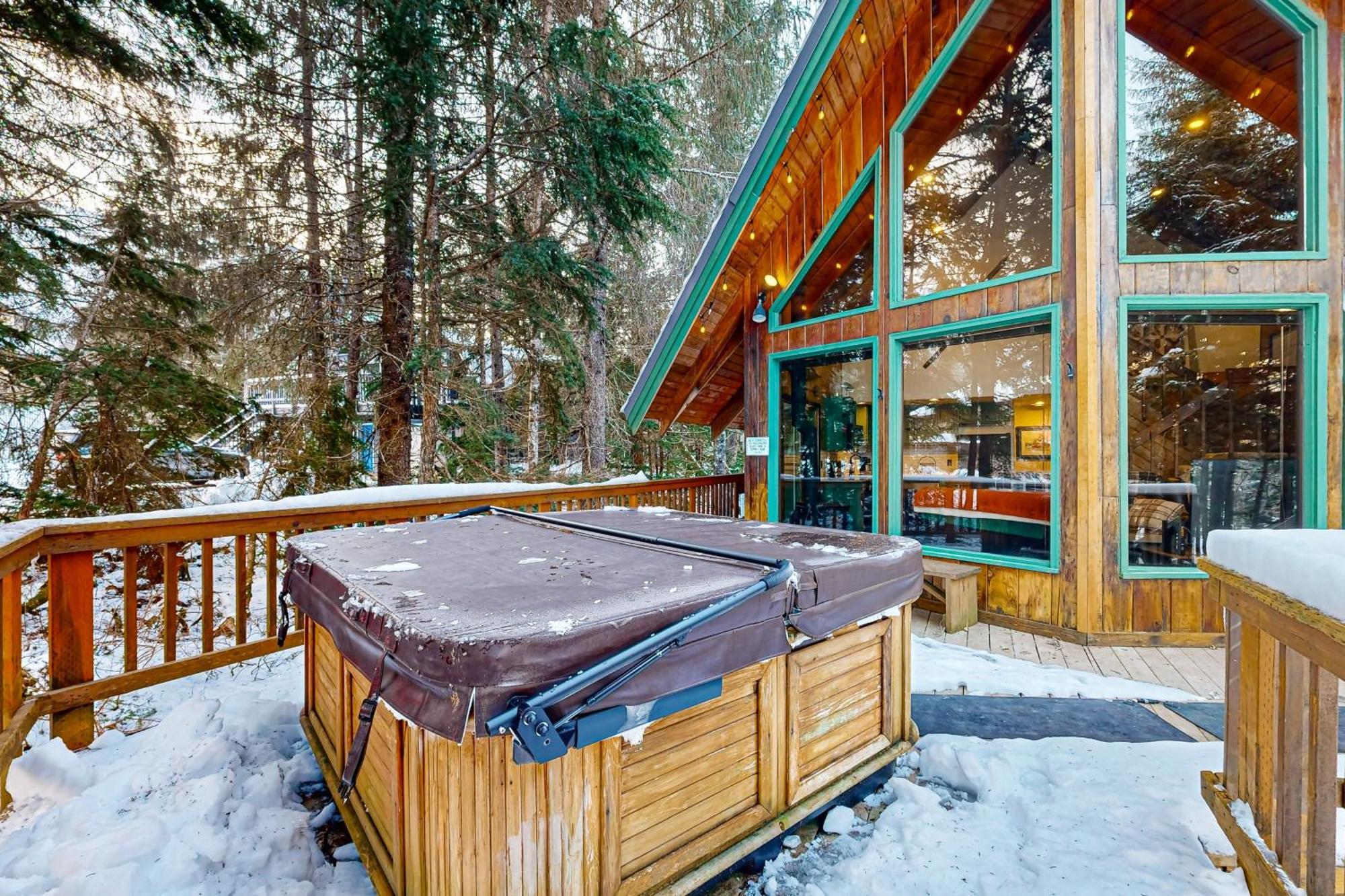 Kelly'S Chalet Girdwood Exterior photo