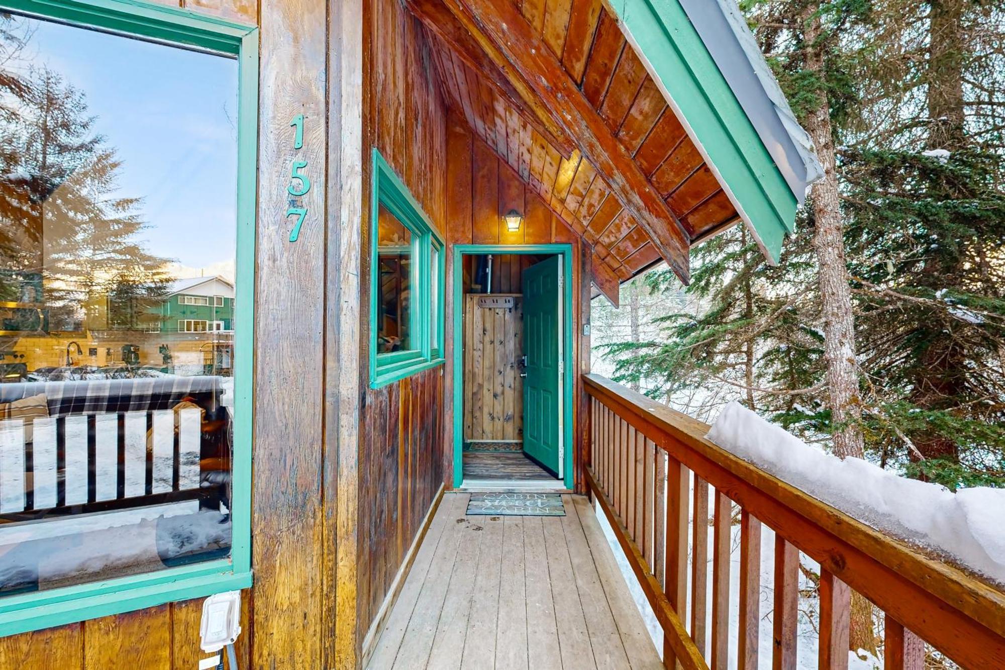 Kelly'S Chalet Girdwood Exterior photo